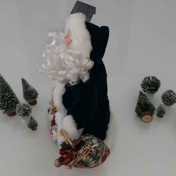 Wintertime Santa - Picture 3 of 8